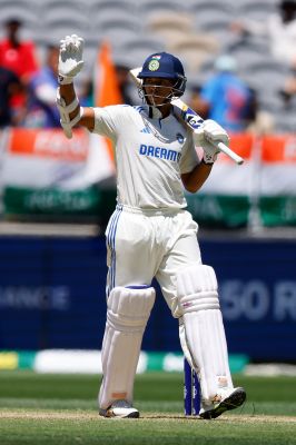 जायसवाल 161 रन बनाकर आउट, भारत को 405 रन की बढ़त