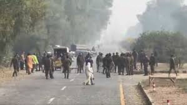 इस्लामाबाद में पीटीआई के विरोध प्रदर्शन के दौरान पत्रकारों पर हुए हमले