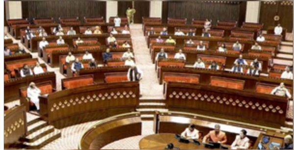 राज्यसभा में विपक्ष का हंगामा, कार्यवाही करनी पड़ी स्थगित