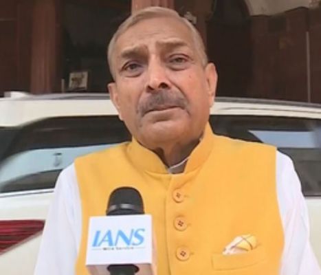 प्रियंका गांधी में अद्वितीय और असाधारण क्षमता है : प्रमोद तिवारी 