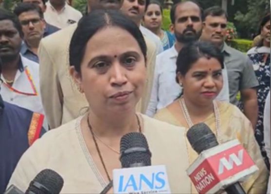 दिव्यांगजनों के लिए फंड में कोई कटौती नहीं की गई : लक्ष्मी हेब्बालकर 