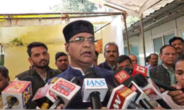 महबूबा मुफ्ती देशद्रोह की बातें करती हैं : विश्वास सारंग 