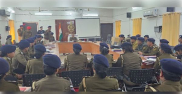 माेतिहारी पुलिस का 'ऑपरेशन क्लीन', 30 दिनों में 26 इनामी अपराधियों ने किया आत्मसमर्पण, 28 हुए गिरफ्तार