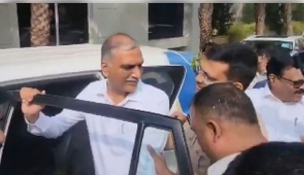 हैदराबाद: बीआरएस के वरिष्ठ नेता हरीश राव को पुलिस ने गिरफ्तार किया 