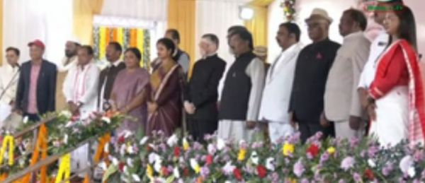 हेमंत सरकार का कैबिनेट विस्तार : 11 मंत्रियों ने ली शपथ, छह नए चेहरे 