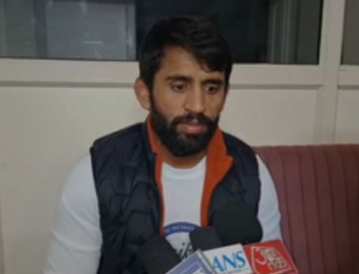 मैं किसानों के साथ कल भी था और आगे भी रहूंगा : बजरंग पुनिया 