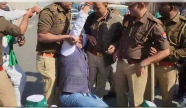 नोएडा और ग्रेटर नोएडा में चप्पे-चप्पे पर पुलिस बल तैनात 