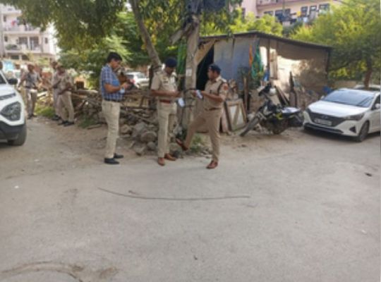 नई दिल्ली : ट्रिपल मर्डल मामले में तीनों शवों का किया गया अंतिम संस्कार, आरोपी बेटा गिरफ्तार 