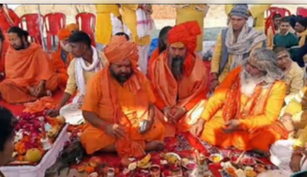 महाकुंभ की शुभकामनाओं के साथ श्री पंचायती महानिवासी अखाड़ा ने किया भूमि पूजन 