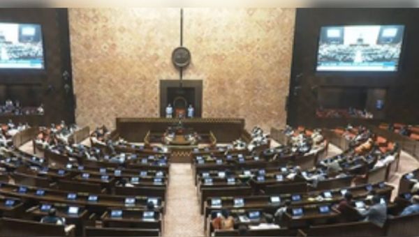 संसद में विरोध बरकरार, सत्ता पक्ष व विपक्ष में तकरार, सदन स्थगित  