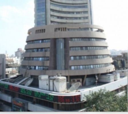 भारतीय शेयर बाजार सपाट हुए बंद, निफ्टी 24,600 के ऊपर 