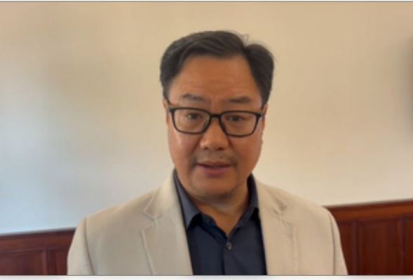 सभापति के खिलाफ नोटिस को कामयाब नहीं होने देंगे : रिजिजू 