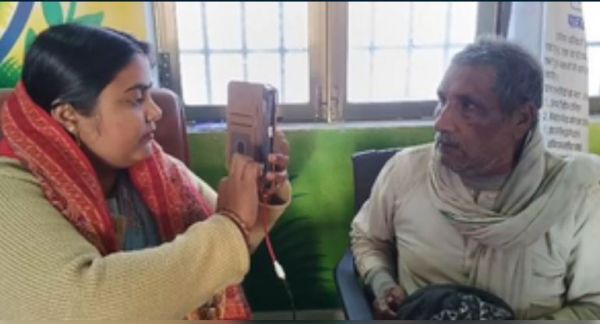 ‘प्रधानमंत्री आयुष्मान योजना’ से संतुष्ट हैं, 5 लाख तक का इलाज करा सकेंगे : लाभार्थी 