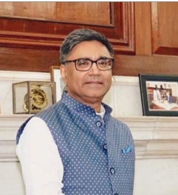 विदेश सचिव ने संसदीय समिति को दी अपने ढाका दौरे की जानकारी, थरूर बोले - अहम जानकारी मिली