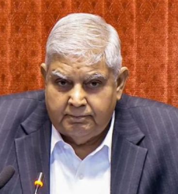 धनखड़ को पद से हटाने के मुद्दे पर राज्यसभा में जोरदार हंगामा, कार्यवाही दिन भर के लिए स्थगित