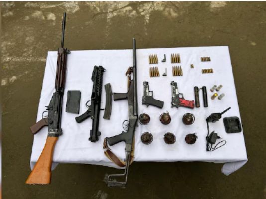 मणिपुर के दो जिलों से हथियार और गोलाबारूद बरामद