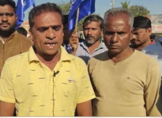 महाराष्ट्र के लातूर में भीम सैनिकों का आंदोलन, जिले में सभी दुकान बंद 