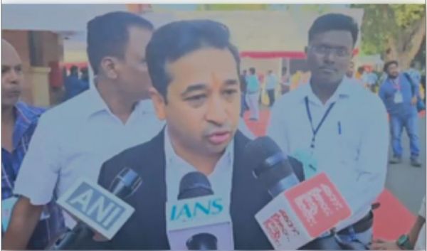 'उद्धव ठाकरे से भी पूछा जाना चाहिए', वीर सावरकर पर राहुल गांधी के बयान को लेकर बोले नितेश राणे 