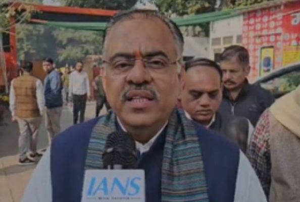 गांधी परिवार ने संस्थानों का किया अपमान : तरुण चुघ 