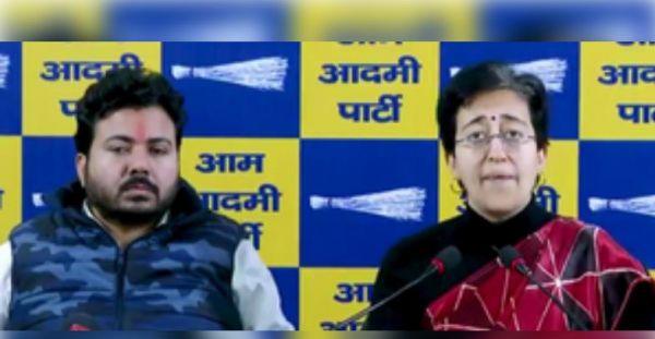 भाजपा झुग्गी में रहने वालों को 'अछूत' मानती है : आतिशी 