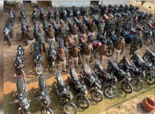 झारखंड के सरायकेला में बाइक चोरी करने वाले बड़े गिरोह का खुलासा, 70 बाइक बरामद, चार गिरफ्तार 