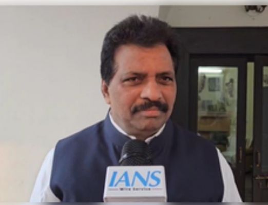 अमित शाह के बयान पर सियासत तेज, कांग्रेस नेता के सुरेश ने मांगा इस्तीफा 