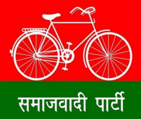 गृहमंत्री के बयान के विरोध में सपा सदस्य अंबेडकर की फोटो लेकर पहुंचे विधानसभा, किया हंगामा 