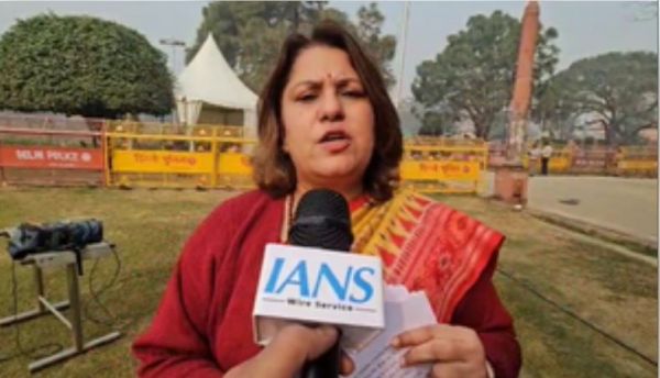 गृह और आईटी मंत्रालय ने सोशल मीडिया कंपनियों से अमित शाह का बयान हटाने को कहा : सुप्रिया श्रीनेत 