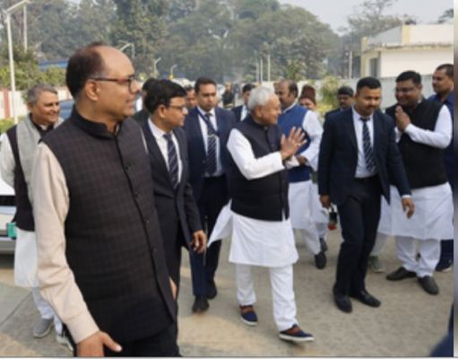 बिहार के मुख्यमंत्री नीतीश कुमार 'प्रगति यात्रा' पर हुए रवाना, करेंगे प्रगति की समीक्षा 