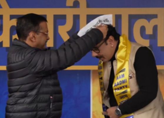 अरविंद केजरीवाल की मौजूदगी में जिम ट्रेनर और बॉडी बिल्डर्स ने थामा 'आप' का दामन 