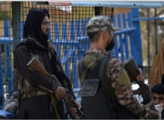 दोस्ती से दुश्मनी तक : तालिबान की जीत का जश्न मानने वाला पाकिस्तान अब क्यों गिरा रहा अफगानिस्तान में बम 