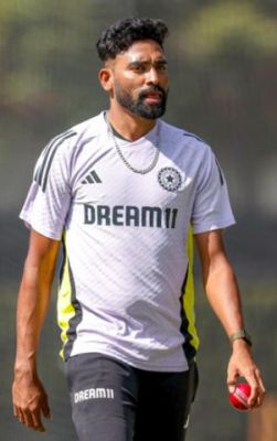 खराब प्रदर्शन कर रहे सिराज को टीम से बाहर किया जाए : गावस्कर