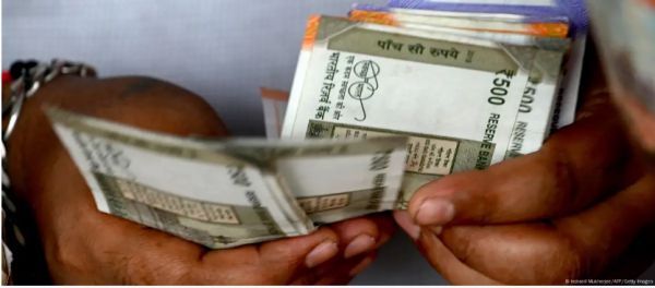 इनकम टैक्स कटौती पर भारत सरकार कर रही विचार