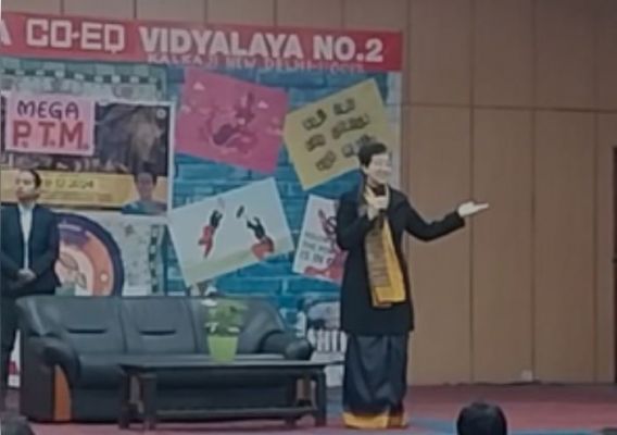 दिल्ली के कालकाजी स्थित सर्वोदय विद्यालय पहुंचीं सीएम आतिशी, लिया फीडबैक 