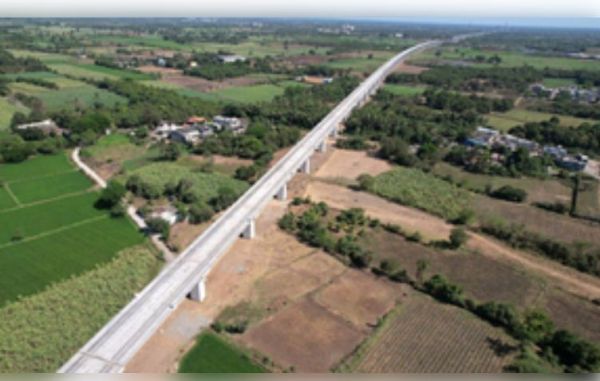 मुंबई-अहमदाबाद बुलेट ट्रेन प्रोजेक्ट पर तेजी से चल रहा कार्य: केंद्र 