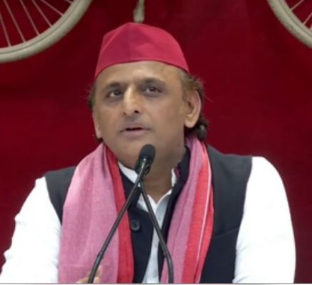 अखिलेश बोले, 'सीएम योगी के आवास पर है शिवलिंग, वहां भी हो खुदाई' 