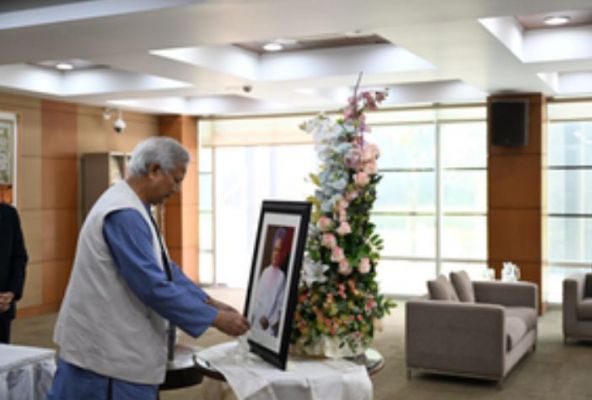 बांग्लादेश : मुख्य सलाहकार मोहम्मद यूनुस ने भारतीय उच्चायोग जाकर डॉ. मनमोहन सिंह को दी श्रद्धांजलि 