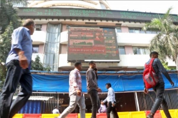 भारतीय शेयर बाजार 2024 के आखिरी कारोबारी दिन सपाट बंद