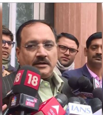 झूठ न बोलने और लोगों को बेवकूफ न बनाने का संकल्प लें केजरीवाल: वीरेंद्र सचदेवा