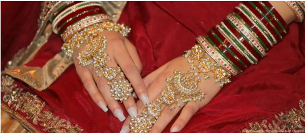 महंगाई के चलते भारत में बढ़ी सोने के हल्के गहनों की मांग