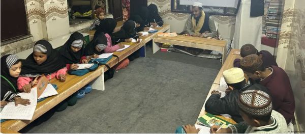 कैसा दिखता है भारत में रह रहे रोहिंग्या बच्चों का भविष्य