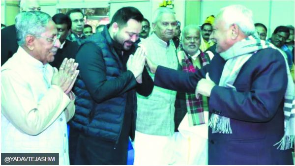 नीतीश कुमार को लेकर बिहार में फिर से क्यों है हलचल, क्या करवट बदलेगी राजनीति