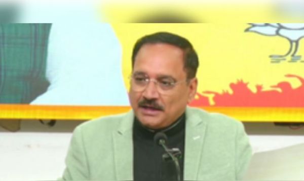 'शीशमहल' पर संग्राम : वीरेंद्र सचदेवा का केजरीवाल से सवाल, 'क्या होटल खोलना चाहते थे?' 