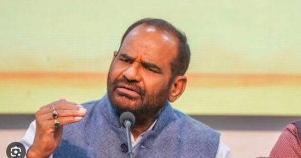 प्रियंका और आतिशी को निशाना बनाने वाले पूर्व बीजेपी सांसद रमेश