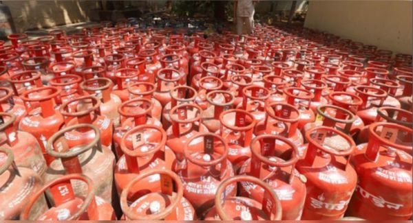 एलपीजी कनेक्शन की संख्या पिछले 10 साल में दोगुनी होकर 32.83 करोड़ हुई 