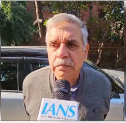 हम फील्ड में हैं और आप-भाजपा के पसीने छूट रहे हैं: संदीप दीक्षित