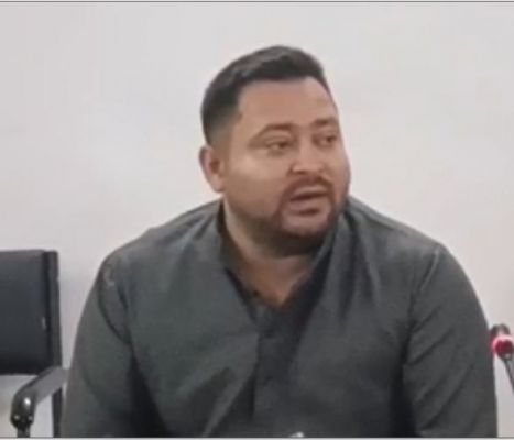 हम लोग गांधी मैदान में नियुक्ति पत्र बांटते थे, अब लाठीचार्ज होता है : तेजस्वी यादव 