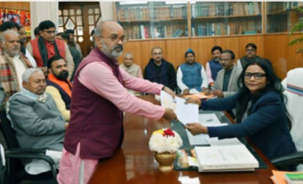 बिहार विधान परिषद की रिक्त सीट के लिए ललन प्रसाद ने नामांकन भरा, मुख्यमंत्री, उपमुख्यमंत्री रहे मौजूद 