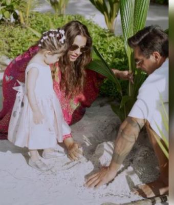 बिपाशा ने पति करण और बेटी देवी के साथ लगाए 'उम्मीद के पौधे' 