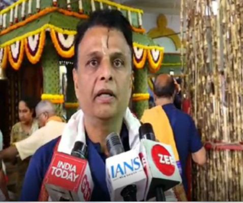 बैकुंठ एकादशी पर हुबली के वेंकटरमण मंदिर में भक्तों की उमड़ी भीड़ 